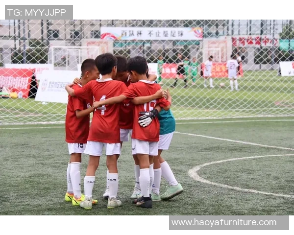 李亮足球：从青训到职业赛场的成长之路与未来展望